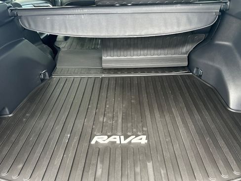 Used 2021 Toyota RAV4 XSE AWD/4WD image 16