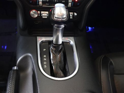 Used 2019 Ford Mustang Premium image 36