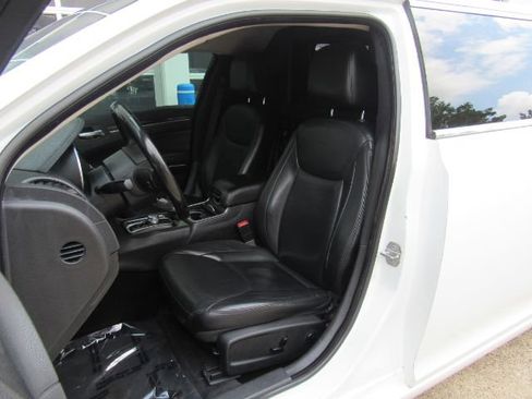 Used 2015 Chrysler 300 Limited image 13
