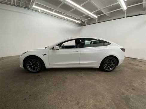 Used 2018 Tesla Model 3 Long Range image 3