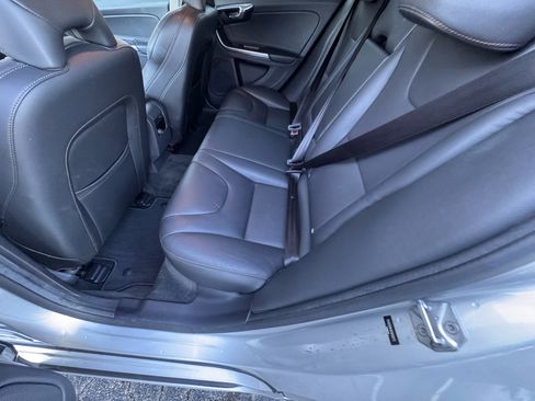 Used 2016 Volvo V60 T5 Cross Country w/ Convenience Package image 40