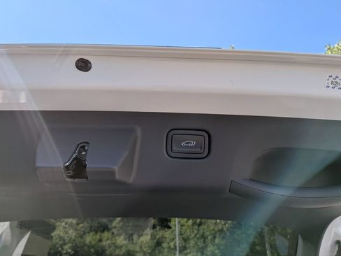 Used 2024 Hyundai Kona Limited AWD/4WD image 38