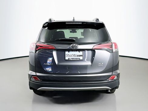 Used 2018 Toyota RAV4 XLE image 6