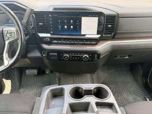 Used 2024 Chevrolet Silverado 2500 LT AWD/4WD image 12