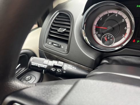 Used 2019 Dodge Grand Caravan SE w/ Power Convenience Group I image 19