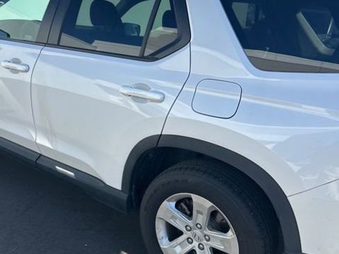 Used 2023 Honda Pilot LX image 7
