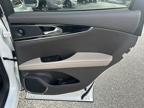 Certified 2021 Lincoln Nautilus Reserve w/ Equipment Group 201A image 19