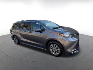 Used 2024 Toyota Sienna XLE FWD video 2