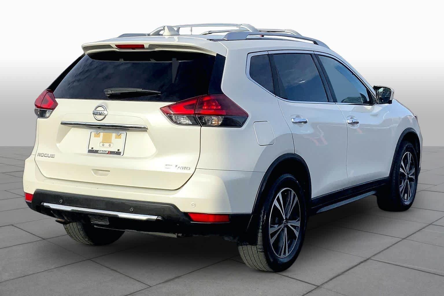 Used 2020 Nissan Rogue SV w/ Sun & Sound Touring Package AWD/4WD image 13