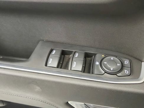 Used 2022 Chevrolet Silverado 1500 LT image 32