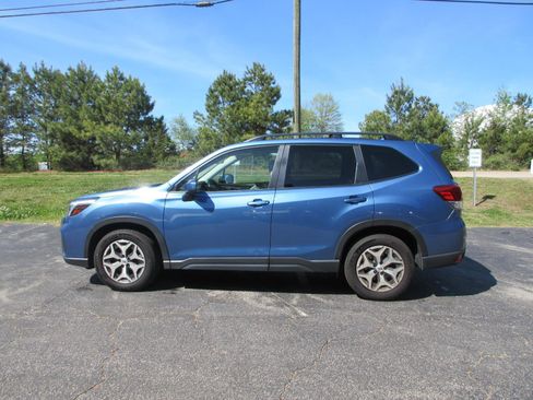 Used 2021 Subaru Forester Premium image 8