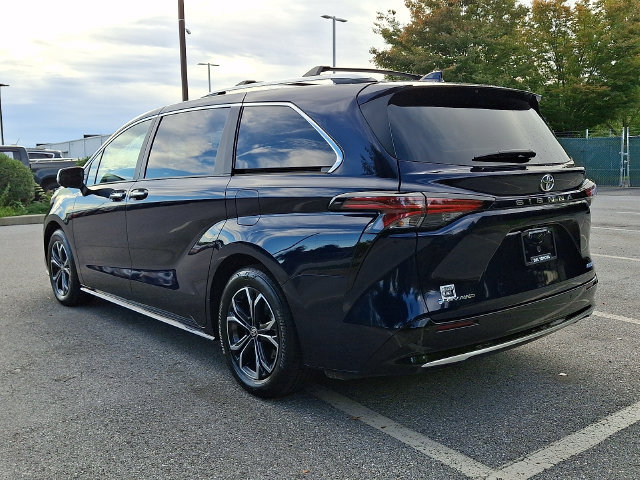 Certified 2026 Toyota Sienna Platinum AWD/4WD image 4
