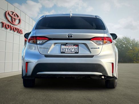 Used 2022 Toyota Corolla LE w/ Carpet Mat Package (TMS) image 4