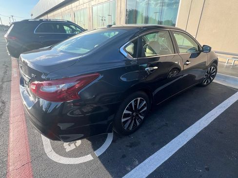Used 2018 Nissan Altima 2.5 SV w/ 2.5 SV Technology Package FWD image 5