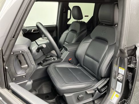 Used 2025 Ford Bronco Badlands AWD/4WD image 9