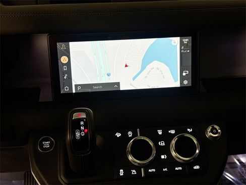 Used 2024 Land Rover Defender 90 X-Dynamic SE image 13