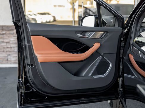 New 2024 Jaguar I-PACE R-Dynamic HSE image 12