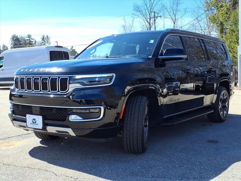 Used 2024 Jeep Wagoneer L Series III w/ Flexible Seating Group AWD/4WD image 7