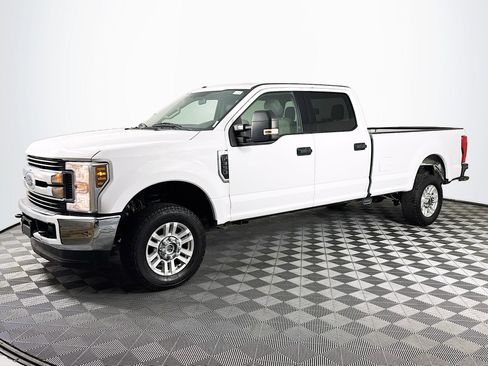 Used 2019 Ford F350 XLT image 4