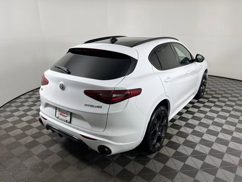 Used 2023 Alfa Romeo Stelvio Veloce image 7