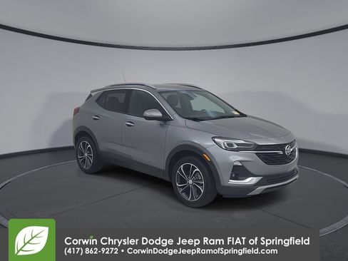 Used 2023 Buick Encore GX Essence FWD image 3