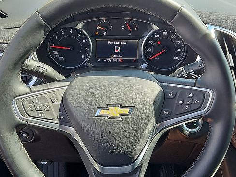 Used 2023 Chevrolet Equinox Premier FWD image 17