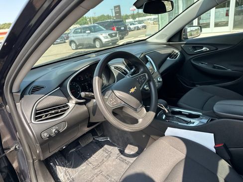 Used 2023 Chevrolet Malibu LT FWD image 11