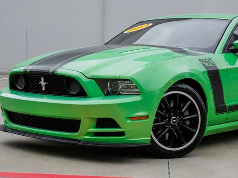 Used 2013 Ford Mustang Boss 302 w/ Boss 302 Accessory Pkg image 7