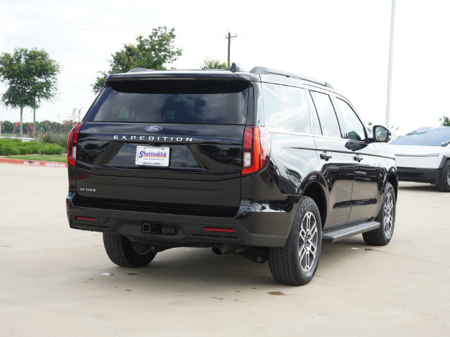 Used 2025 Ford Expedition Active AWD/4WD image 9