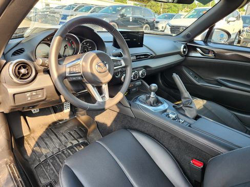 Used 2024 MAZDA MX-5 Miata RF Grand Touring RWD image 15