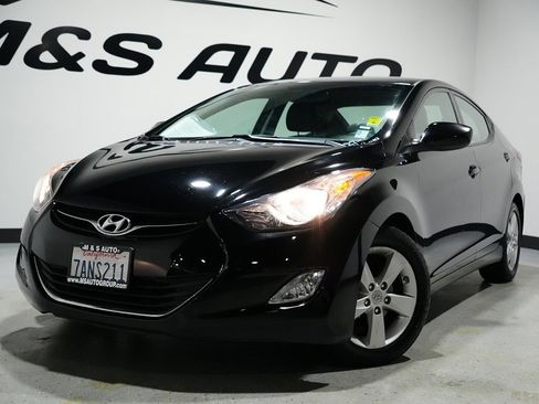 Used 2013 Hyundai Elantra GLS w/ Preferred Pkg image 2