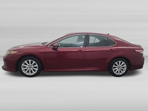 Used 2019 Toyota Camry LE FWD image 7