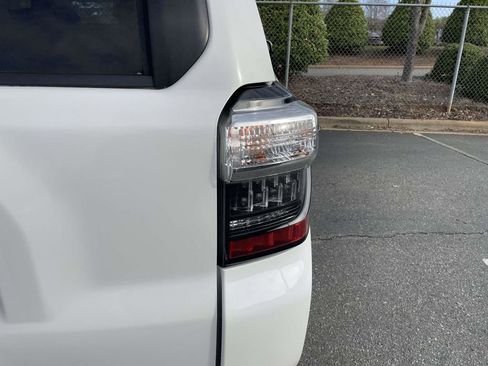 Used 2021 Toyota 4Runner SR5 AWD/4WD image 16
