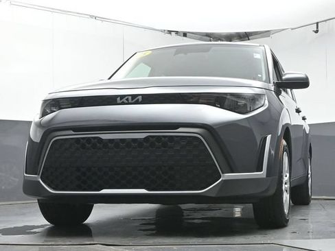 Used 2025 Kia Soul LX FWD image 33