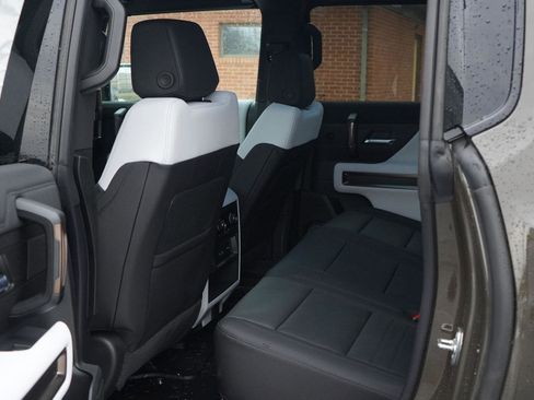 New 2024 GMC Hummer EV 2X w/ Extreme Off-Road Package image 29