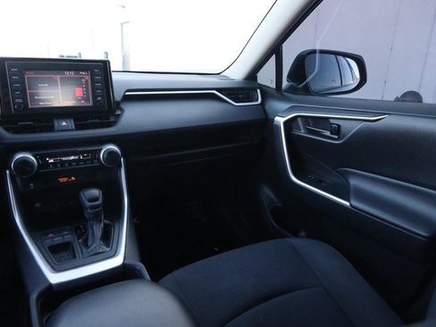Used 2019 Toyota RAV4 LE image 23