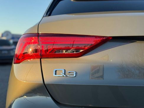 Used 2020 Audi Q3 2.0T Premium image 9