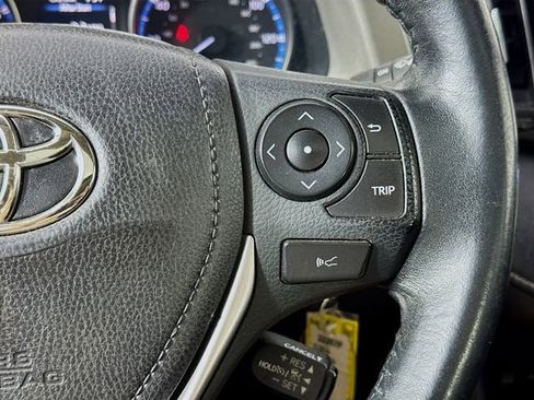 Used 2018 Toyota RAV4 XLE image 30
