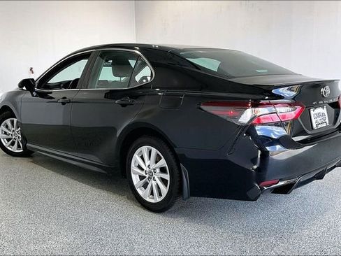 Used 2024 Toyota Camry SE FWD image 4