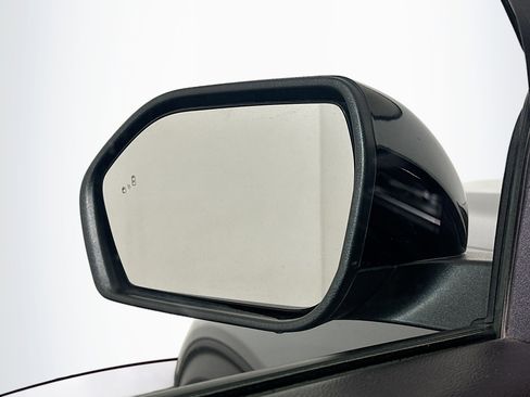 Used 2024 Ford Explorer Limited image 16