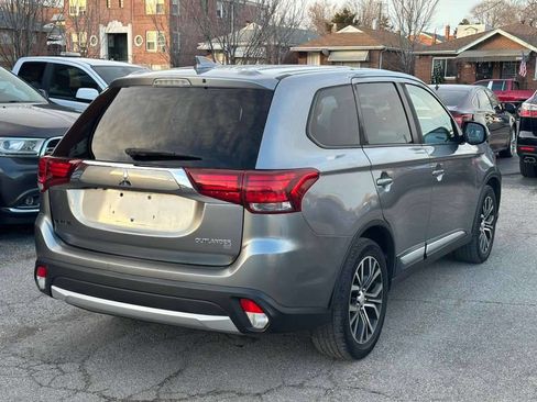 Used 2017 Mitsubishi Outlander SE image 7