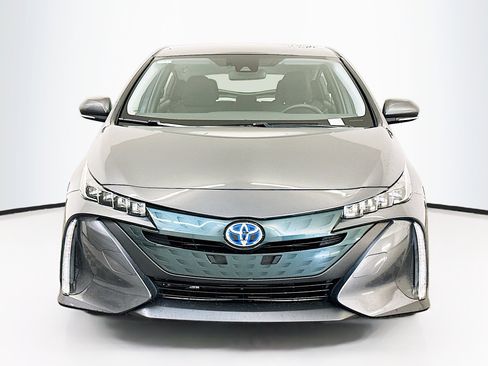 Used 2022 Toyota Prius Prime LE image 2
