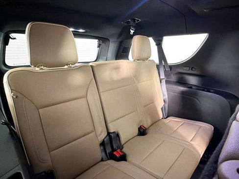 Used 2023 Chevrolet Suburban Premier image 28