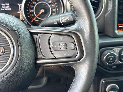 Certified 2022 Jeep Gladiator Sport AWD/4WD image 29
