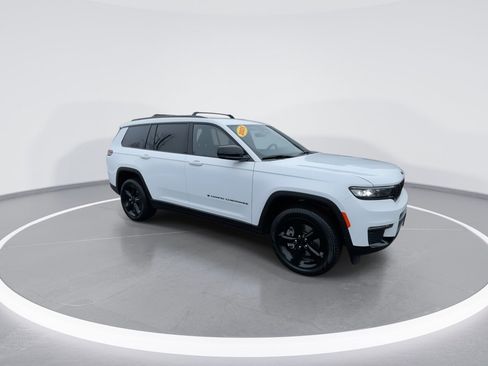 Used 2025 Jeep Grand Cherokee L Limited w/ Black Appearance Package AWD/4WD image 25