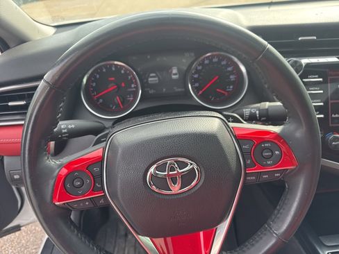 Used 2020 Toyota Camry XSE image 9
