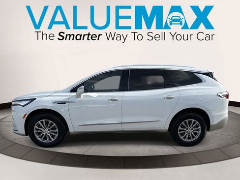 Used 2023 Buick Enclave Essence image 7