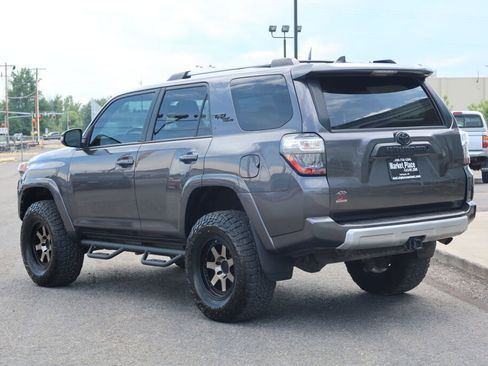 Used 2018 Toyota 4Runner TRD Off-Road Premium image 2