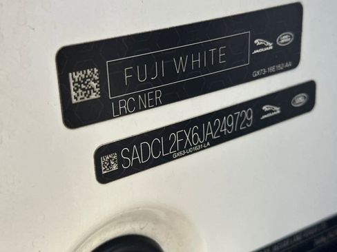 Used 2018 Jaguar F-PACE R-Sport image 30