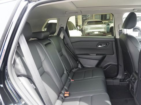 New 2026 Nissan Rogue SV FWD image 18